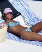 Голая Джессика Альба, фото с пляжей и кино