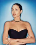 Анджелина Джоли раздевается в кино